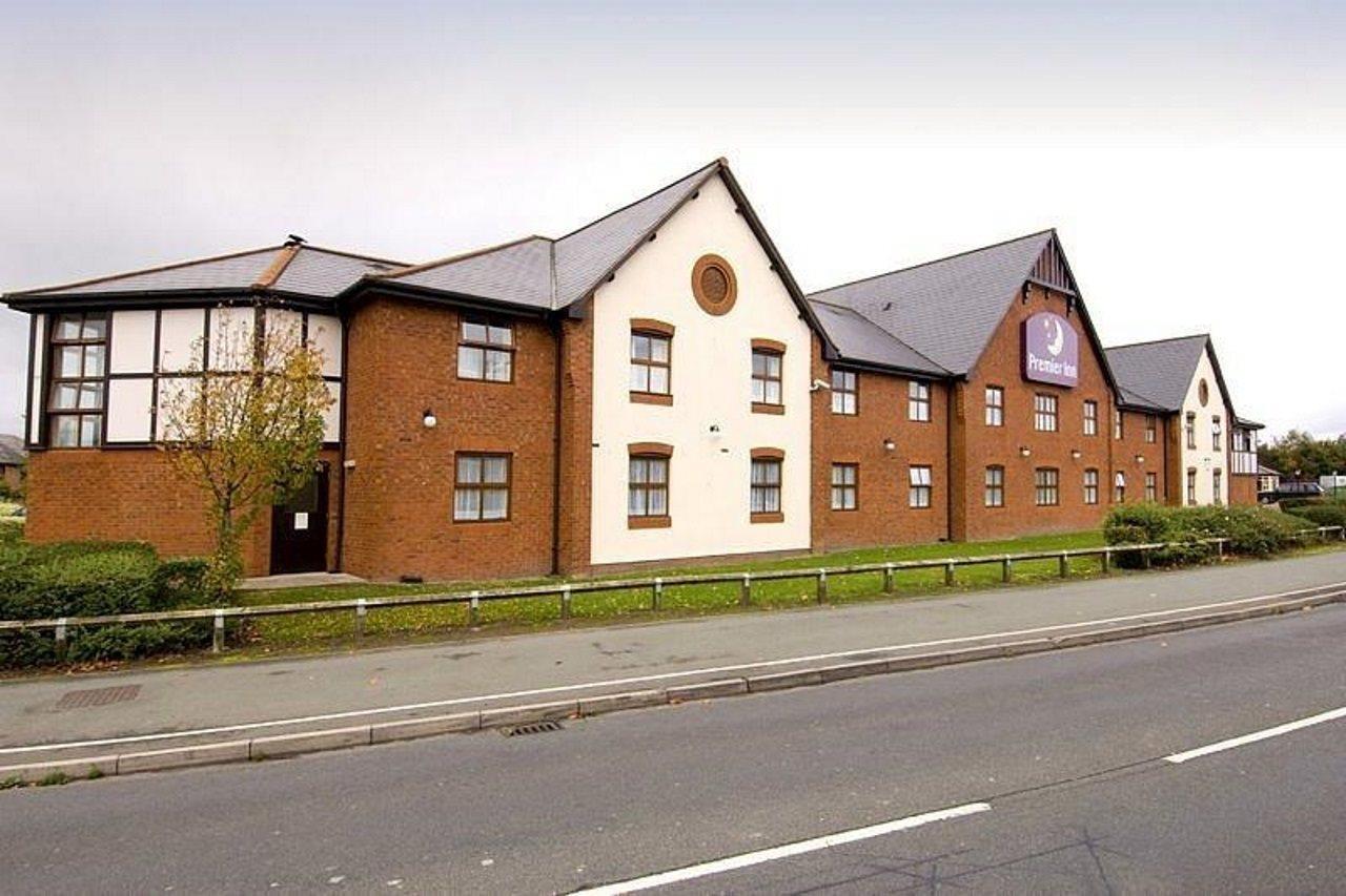 Chester Central Exteriör bild